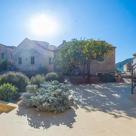 Apartment Saphire With Sea View Komiza