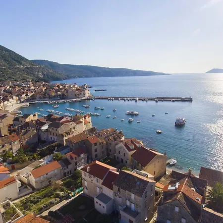 Saphire With Sea View Apartment Komiza