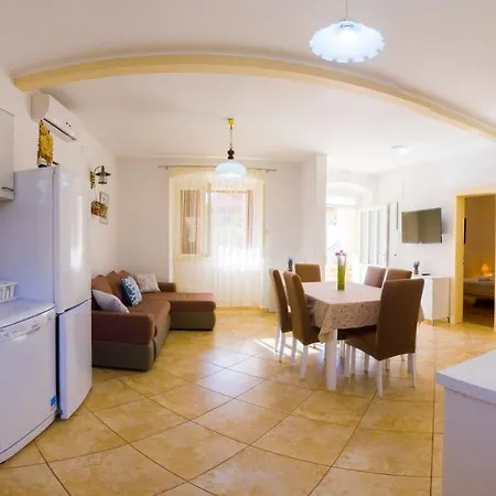 Saphire With Sea View Apartament Komiža